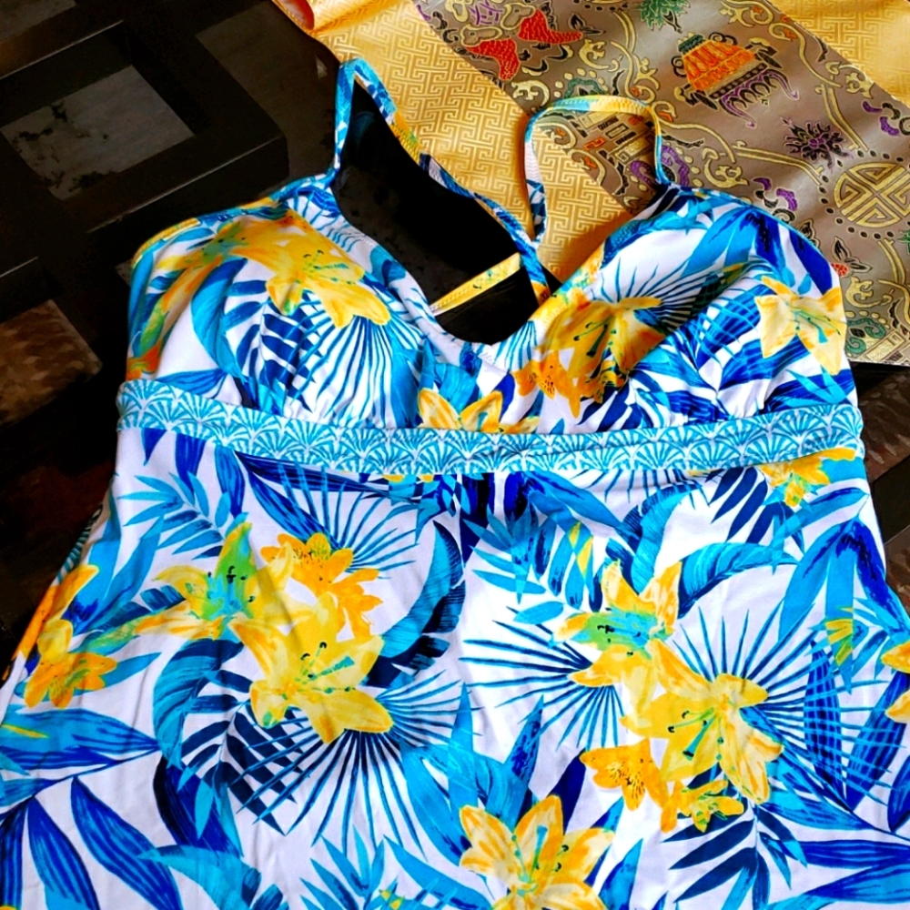Lands' End size 16 D tankini top